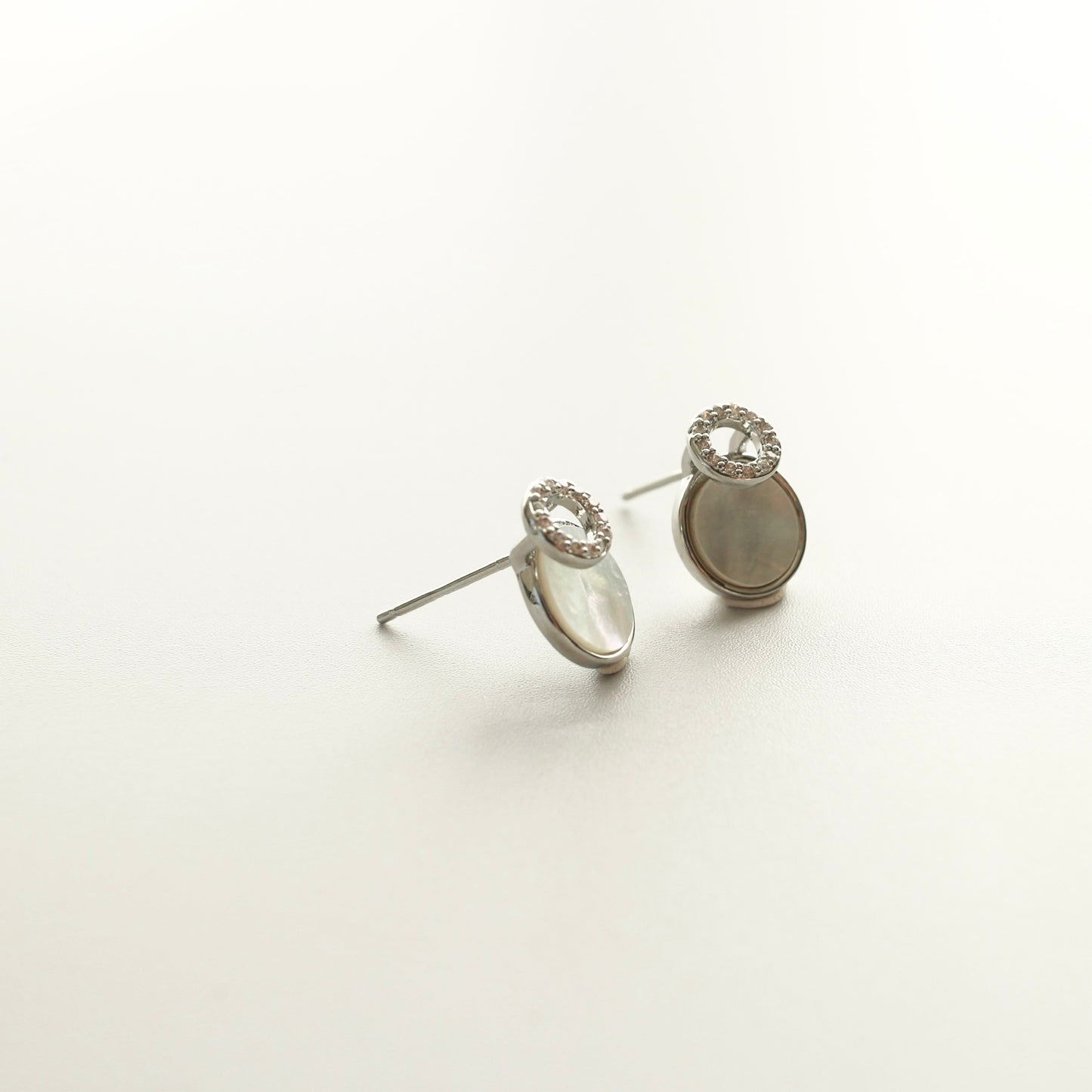 round zirconia pierce