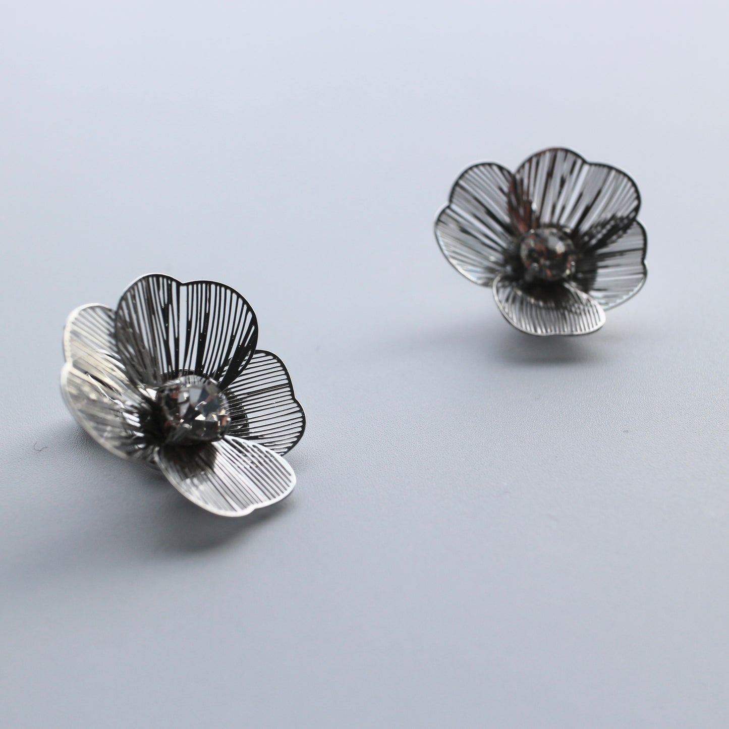 mesh flower earring