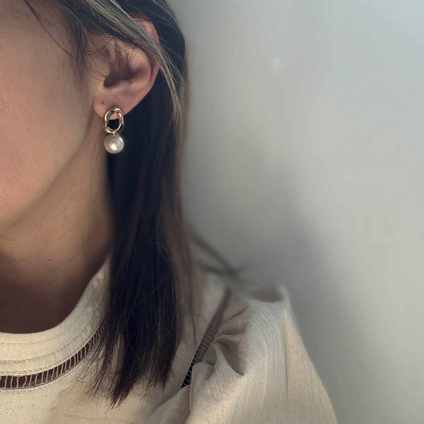 Oval Metal Pearl Pierce