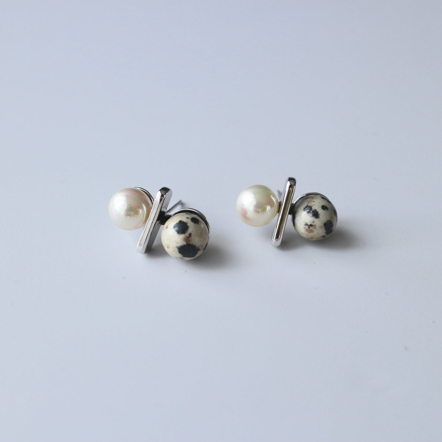 ニュアンスバランスピアス（Dalmatian Jasper）