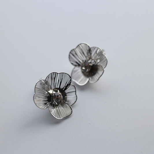 mesh flower earring