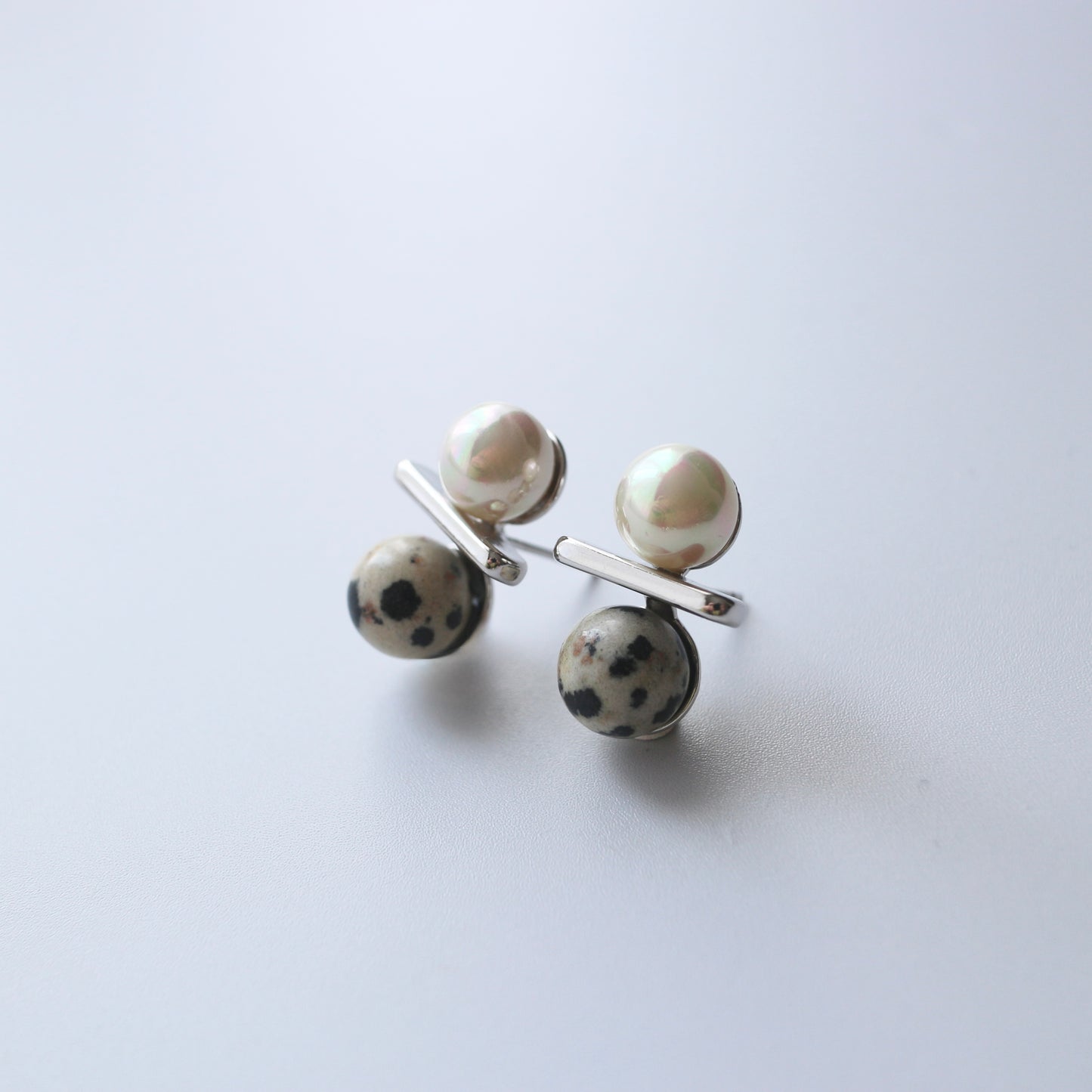 ニュアンスバランスピアス（Dalmatian Jasper）