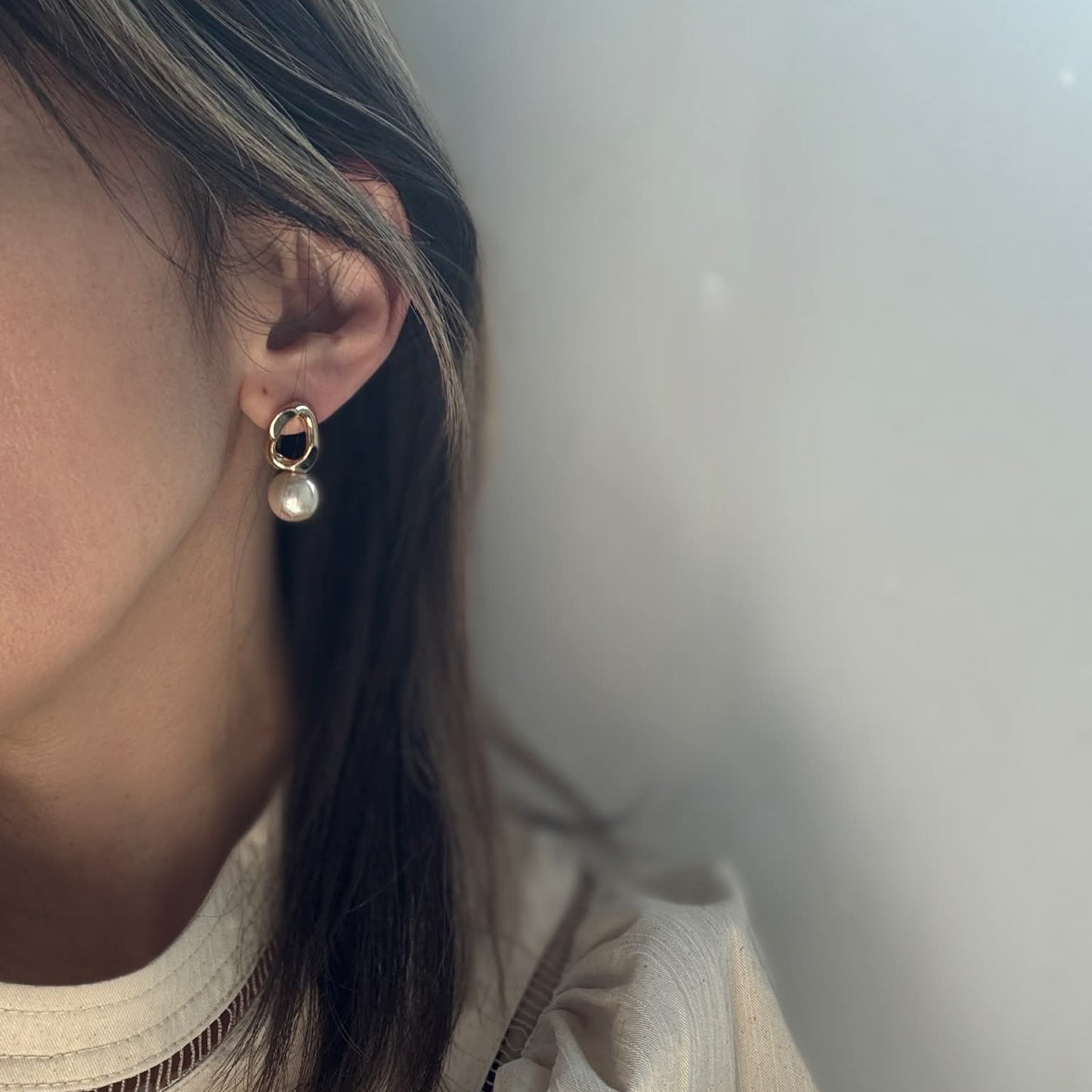 Oval Metal Pearl Pierce