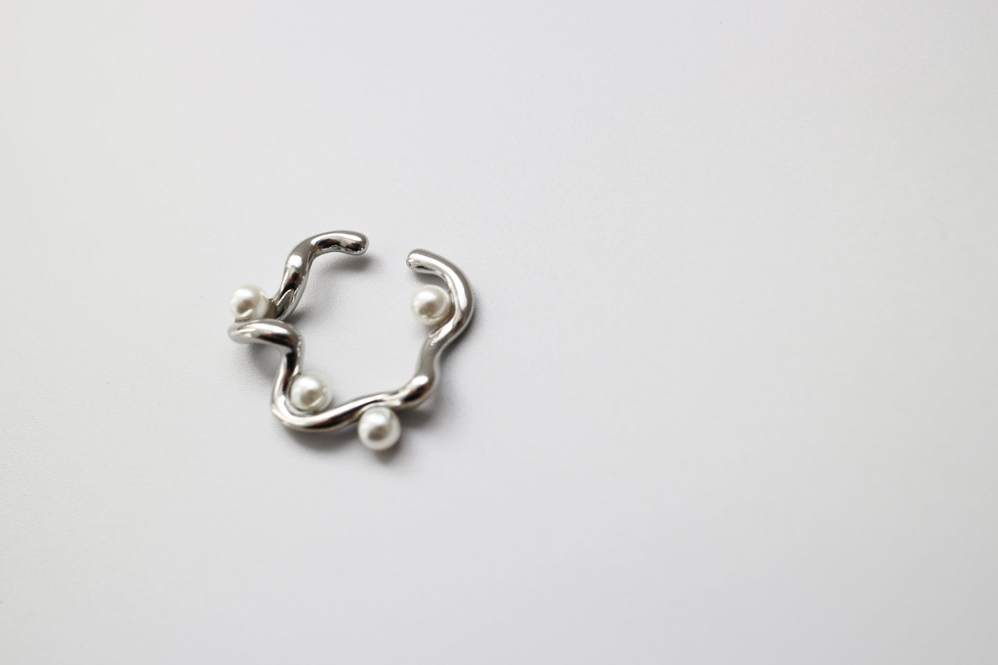 nuance pearl ear cuff