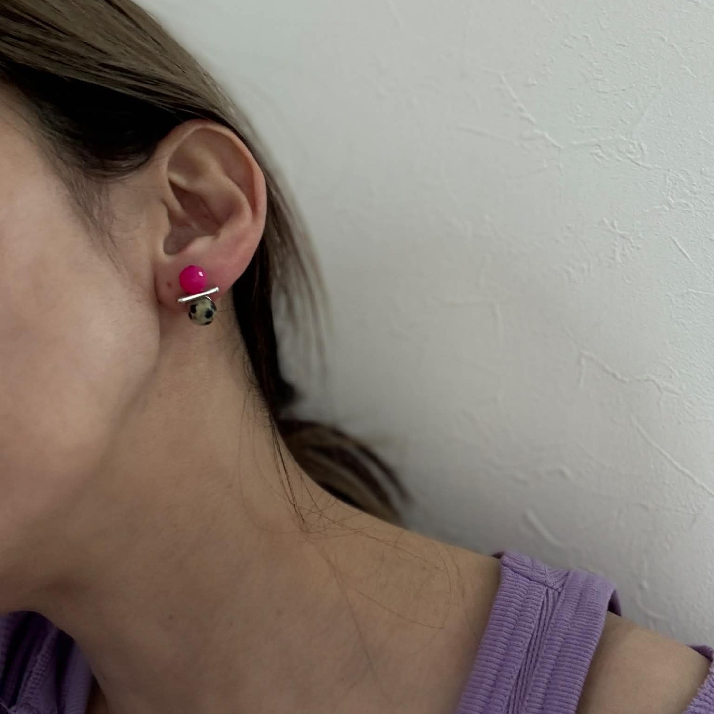 ニュアンスバランスピアス（Chalcedony × Dalmatian Jasper）