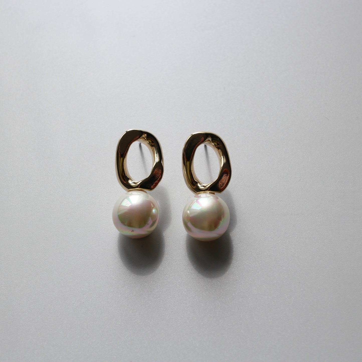Oval Metal Pearl Pierce