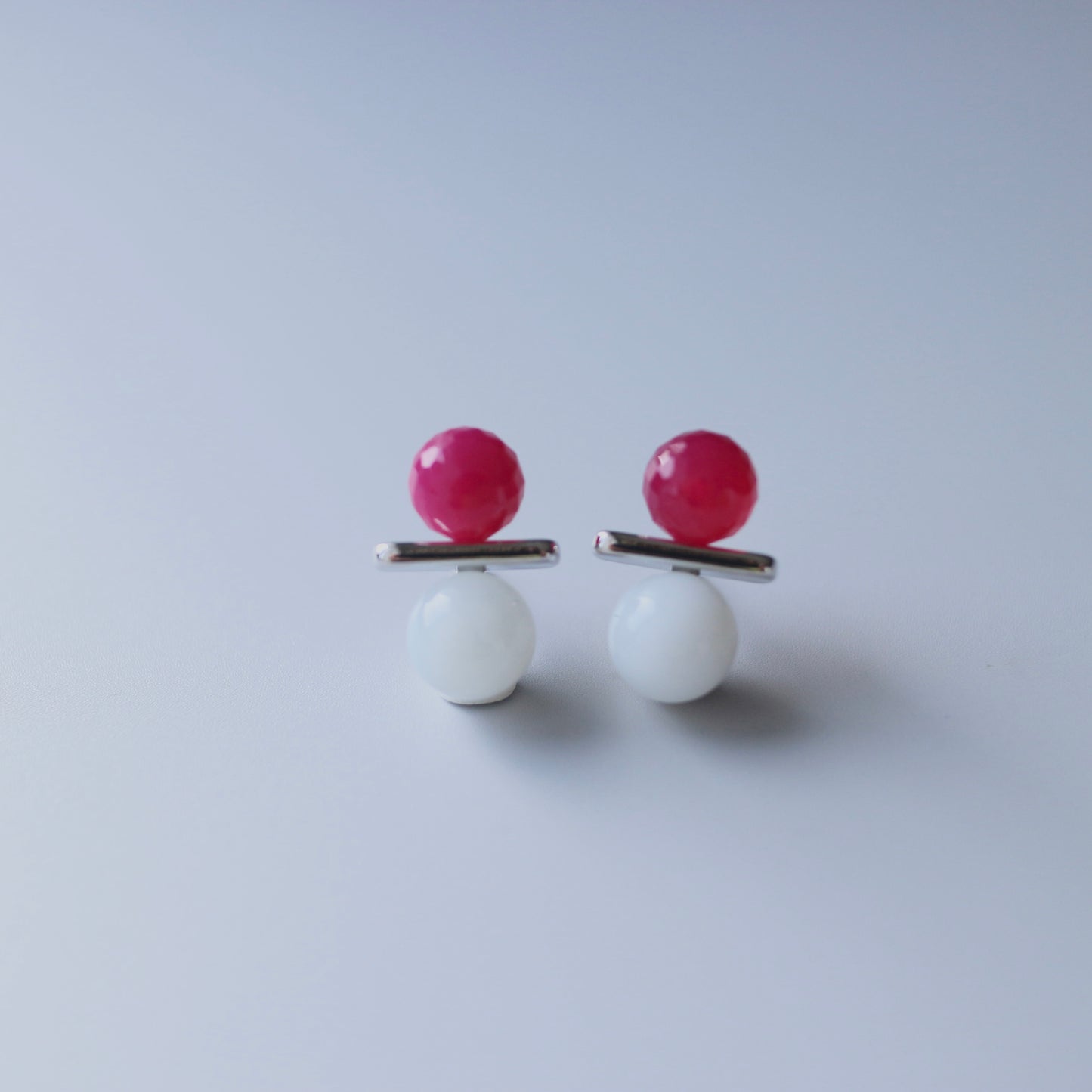 ニュアンスバランスピアス（Chalcedony × Vintage Beads）