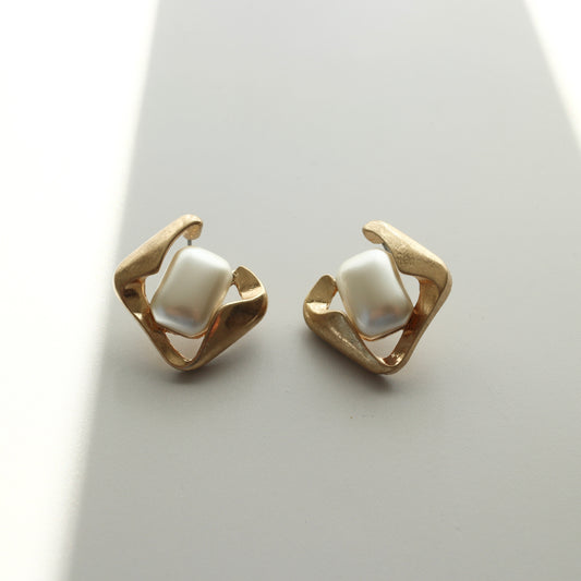 square pierce