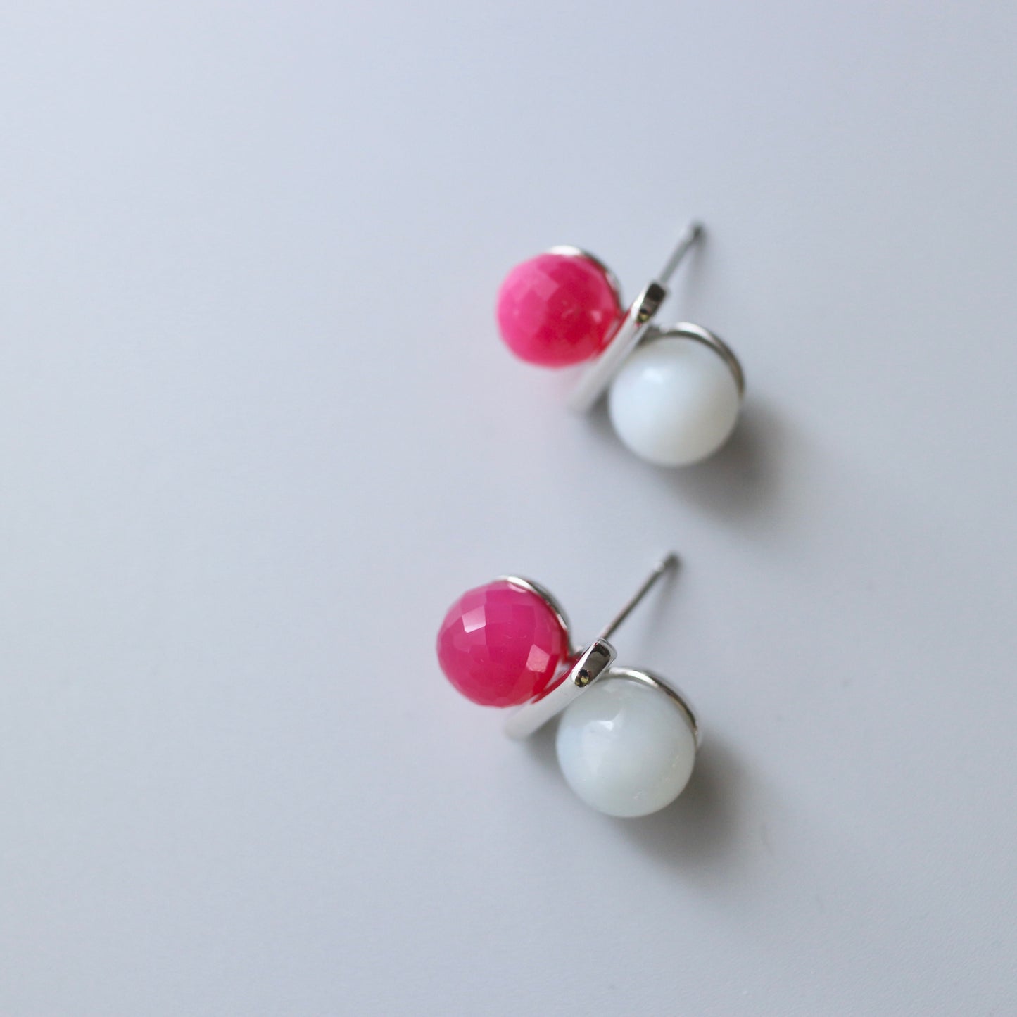 ニュアンスバランスピアス（Chalcedony × Vintage Beads）