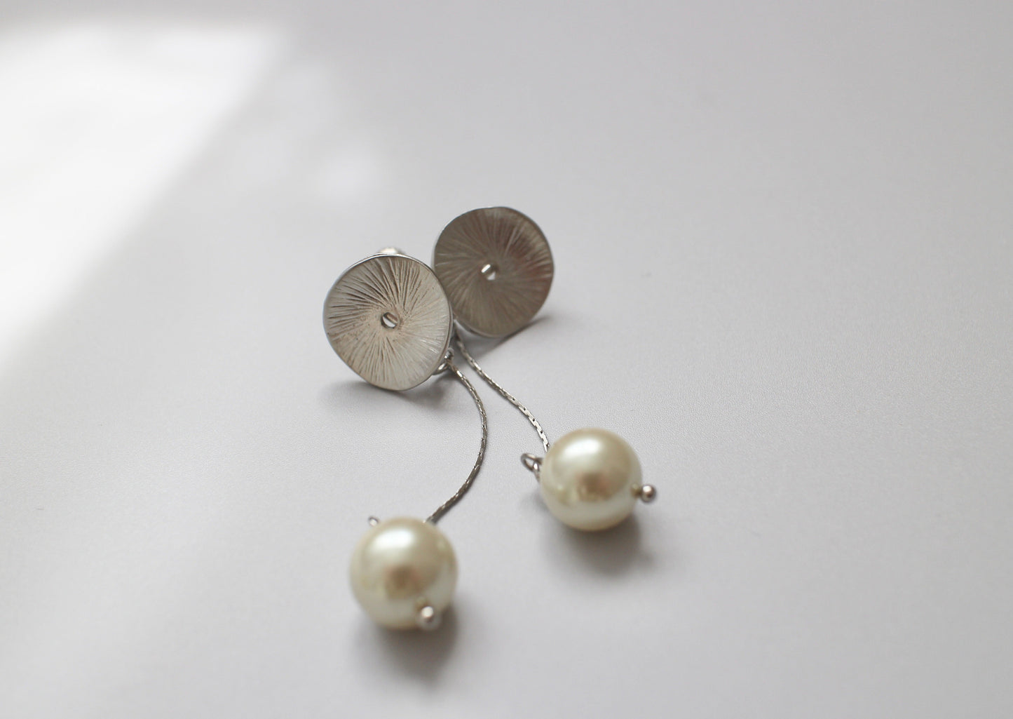 vintage pearl earring