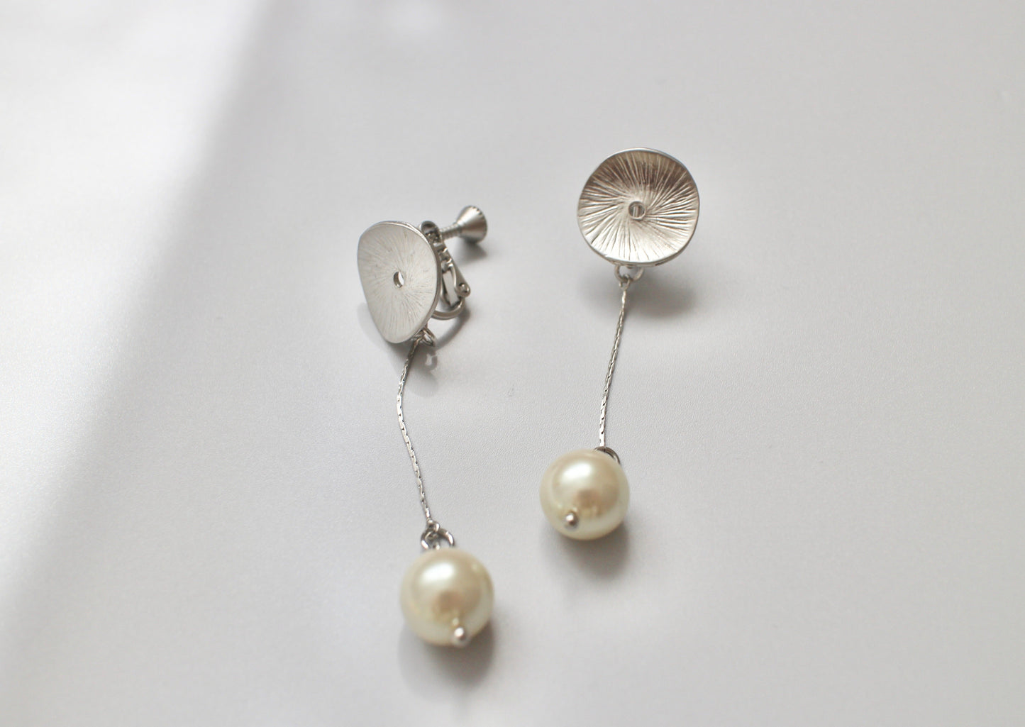 vintage pearl earring