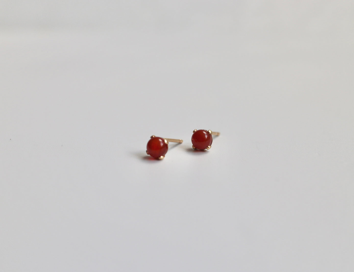 K14gf red onyx pierce