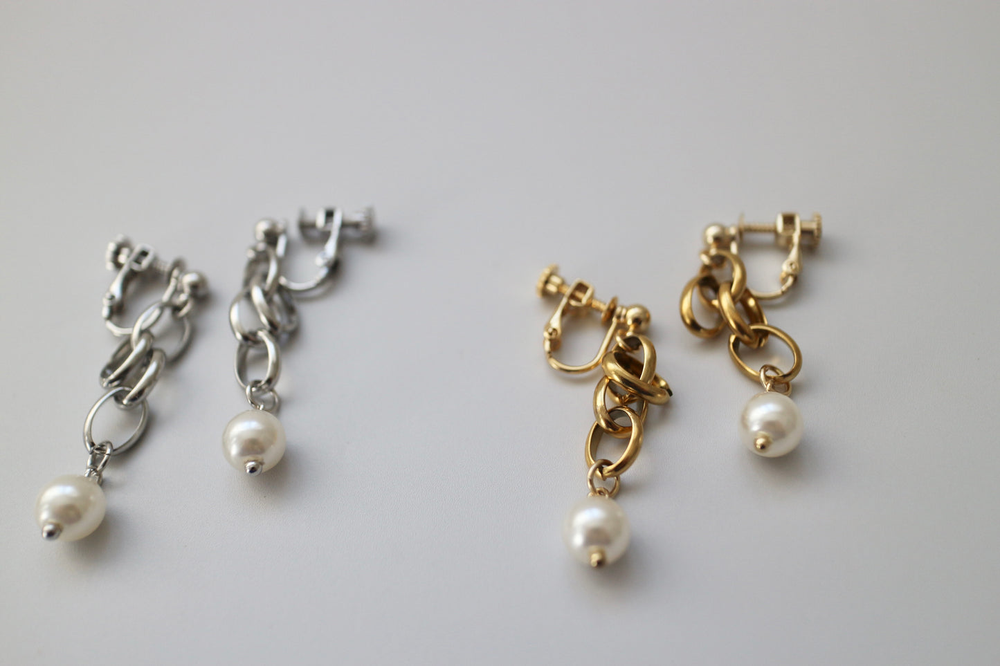 chain pearl earring